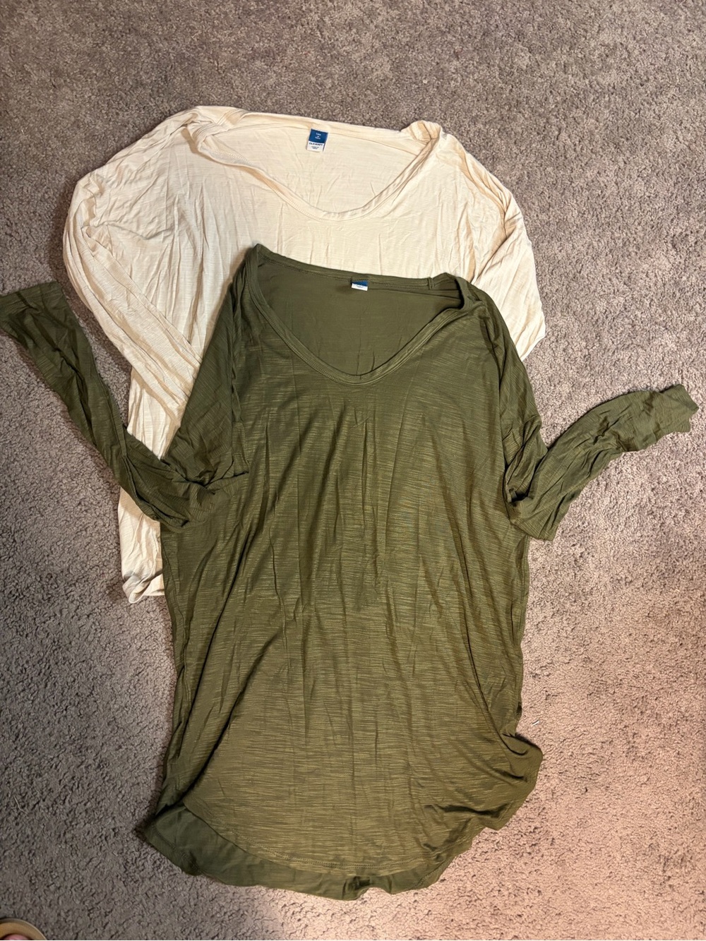 Old navy Lightweight V-Neck Long Sleeve Top - Olive & Cream medium tall